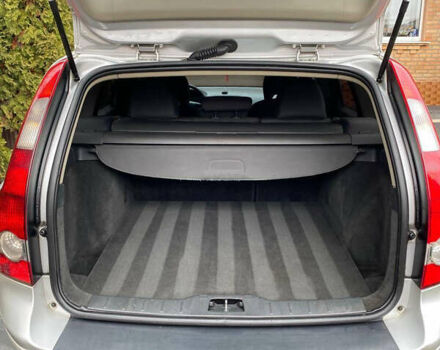 Сірий Вольво V50, об'ємом двигуна 2 л та пробігом 305 тис. км за 4900 $, фото 8 на Automoto.ua