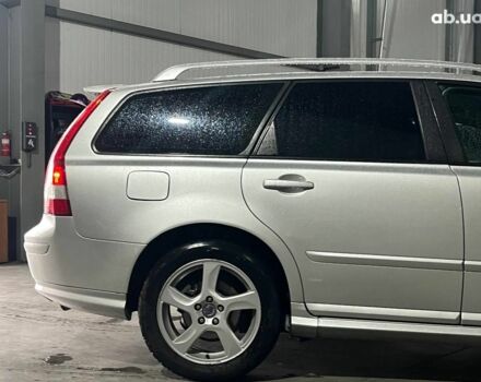 Серый Вольво В50, объемом двигателя 2.5 л и пробегом 312 тыс. км за 7490 $, фото 9 на Automoto.ua