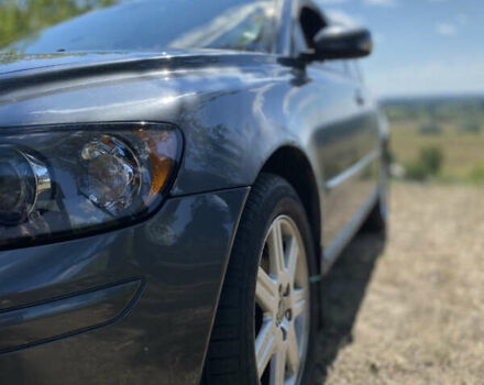 Серый Вольво В50, объемом двигателя 2 л и пробегом 314 тыс. км за 5800 $, фото 2 на Automoto.ua