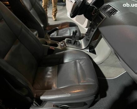 Серый Вольво В50, объемом двигателя 2.5 л и пробегом 312 тыс. км за 7490 $, фото 17 на Automoto.ua