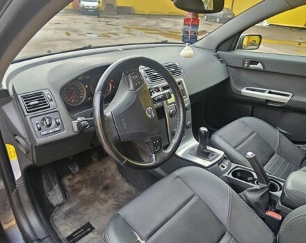 Серый Вольво В50, объемом двигателя 2 л и пробегом 360 тыс. км за 2550 $, фото 21 на Automoto.ua