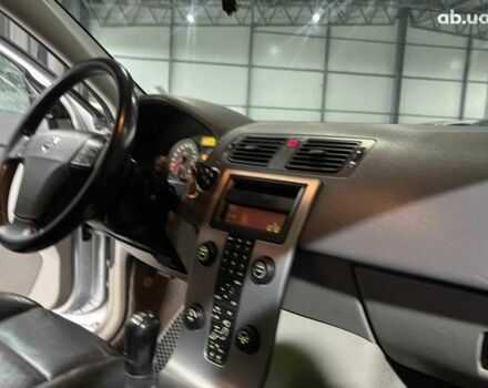 Серый Вольво В50, объемом двигателя 2.5 л и пробегом 312 тыс. км за 7490 $, фото 15 на Automoto.ua