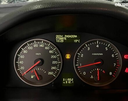 Серый Вольво В50, объемом двигателя 2.5 л и пробегом 312 тыс. км за 7490 $, фото 30 на Automoto.ua