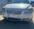 Серый Вольво В50, объемом двигателя 2 л и пробегом 319 тыс. км за 3700 $, фото 1 на Automoto.ua