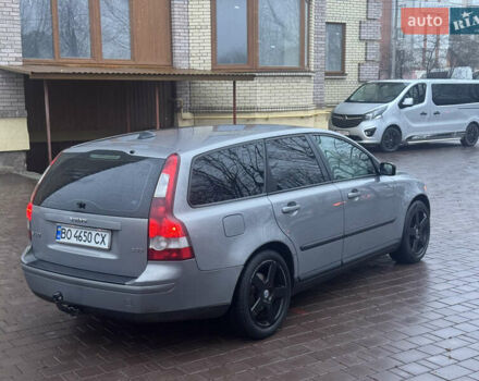Серый Вольво В50, объемом двигателя 2 л и пробегом 281 тыс. км за 4650 $, фото 2 на Automoto.ua