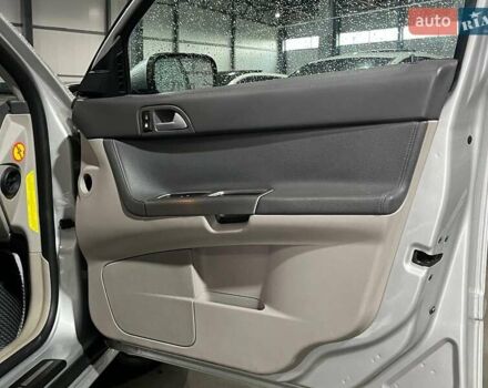 Серый Вольво В50, объемом двигателя 2.5 л и пробегом 312 тыс. км за 7490 $, фото 13 на Automoto.ua