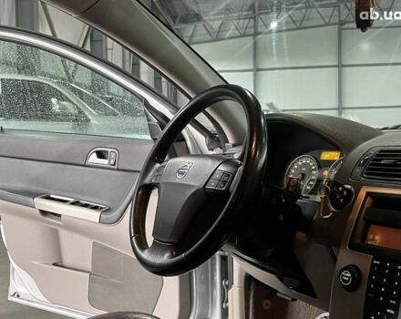 Серый Вольво В50, объемом двигателя 2.5 л и пробегом 312 тыс. км за 7490 $, фото 14 на Automoto.ua