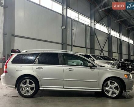 Серый Вольво В50, объемом двигателя 2.5 л и пробегом 312 тыс. км за 7490 $, фото 10 на Automoto.ua