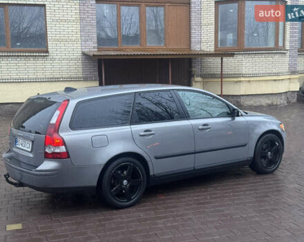 Серый Вольво В50, объемом двигателя 2 л и пробегом 281 тыс. км за 4650 $, фото 3 на Automoto.ua