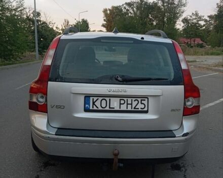 Серый Вольво В50, объемом двигателя 2 л и пробегом 250 тыс. км за 3022 $, фото 3 на Automoto.ua