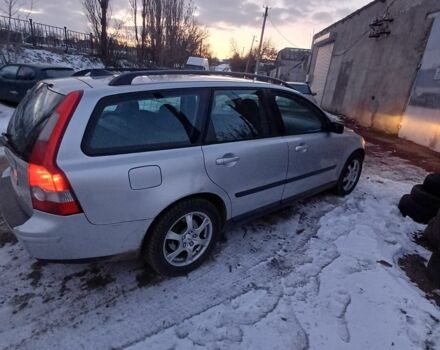 Сірий Вольво V50, об'ємом двигуна 2 л та пробігом 328 тис. км за 2800 $, фото 2 на Automoto.ua