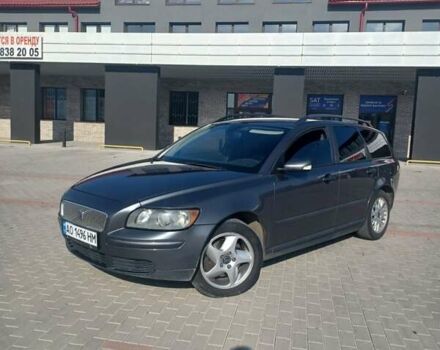 Вольво В50 2005 в Хусте на Automoto.ua Серый Вольво В50, объемом двигателя 2 л и пробегом 232 тыс. км за 5200 $, фото 2 на Automoto.ua