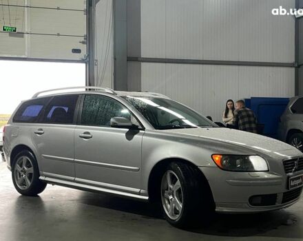 Серый Вольво В50, объемом двигателя 2.5 л и пробегом 312 тыс. км за 7490 $, фото 2 на Automoto.ua
