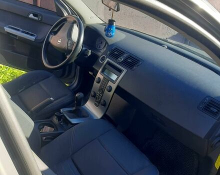 Серый Вольво В50, объемом двигателя 0 л и пробегом 200 тыс. км за 4787 $, фото 1 на Automoto.ua