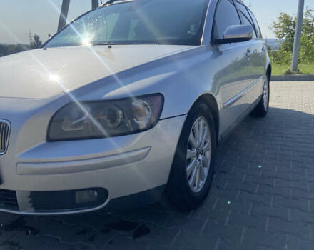 Серый Вольво В50, объемом двигателя 2 л и пробегом 325 тыс. км за 5250 $, фото 2 на Automoto.ua