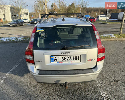 Серый Вольво В50, объемом двигателя 1.56 л и пробегом 350 тыс. км за 5230 $, фото 2 на Automoto.ua