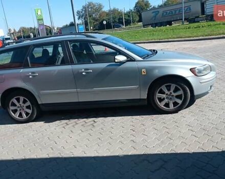 Серый Вольво В50, объемом двигателя 1.56 л и пробегом 320 тыс. км за 5200 $, фото 1 на Automoto.ua