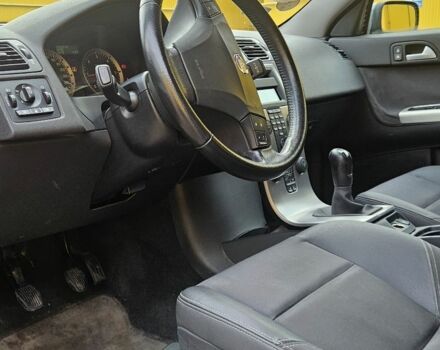 Серый Вольво В50, объемом двигателя 2 л и пробегом 360 тыс. км за 2550 $, фото 20 на Automoto.ua