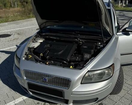 Сірий Вольво V50, об'ємом двигуна 1.6 л та пробігом 300 тис. км за 5600 $, фото 4 на Automoto.ua