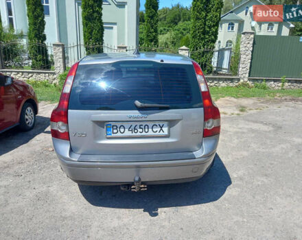 Серый Вольво В50, объемом двигателя 2 л и пробегом 278 тыс. км за 6000 $, фото 1 на Automoto.ua