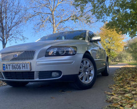 Сірий Вольво V50, об'ємом двигуна 2 л та пробігом 265 тис. км за 4850 $, фото 2 на Automoto.ua