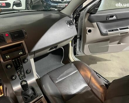 Серый Вольво В50, объемом двигателя 2.5 л и пробегом 312 тыс. км за 7490 $, фото 21 на Automoto.ua