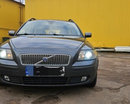 Серый Вольво В50, объемом двигателя 2 л и пробегом 360 тыс. км за 2550 $, фото 1 на Automoto.ua