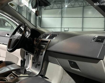 Серый Вольво В50, объемом двигателя 2.5 л и пробегом 312 тыс. км за 7490 $, фото 12 на Automoto.ua