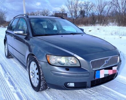 Серый Вольво В50, объемом двигателя 2 л и пробегом 370 тыс. км за 3100 $, фото 1 на Automoto.ua