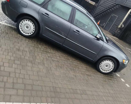 Сірий Вольво V50, об'ємом двигуна 2 л та пробігом 300 тис. км за 2750 $, фото 2 на Automoto.ua