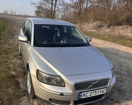 Серый Вольво В50, объемом двигателя 2 л и пробегом 230 тыс. км за 5200 $, фото 2 на Automoto.ua