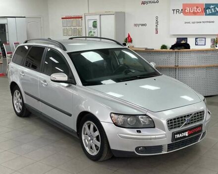 Серый Вольво В50, объемом двигателя 2 л и пробегом 400 тыс. км за 4690 $, фото 1 на Automoto.ua