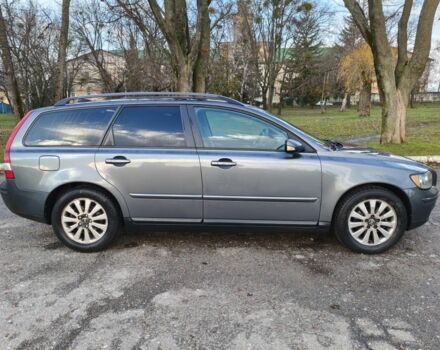 Серый Вольво В50, объемом двигателя 1.6 л и пробегом 300 тыс. км за 3500 $, фото 3 на Automoto.ua