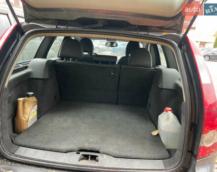 Вольво В50 2006 в Киеве на Automoto.ua Серый Вольво В50, объемом двигателя 1.56 л и пробегом 302 тыс. км за 5300 $, фото 8 на Automoto.ua