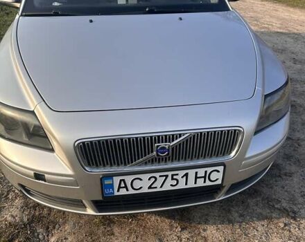 Серый Вольво В50, объемом двигателя 2 л и пробегом 230 тыс. км за 5200 $, фото 1 на Automoto.ua