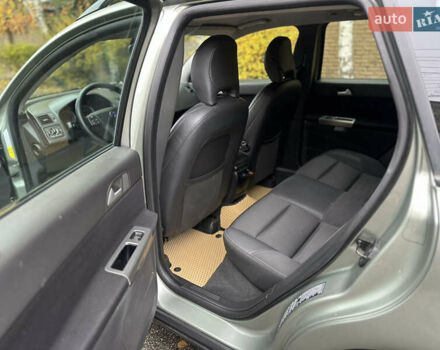 Серый Вольво В50, объемом двигателя 1.56 л и пробегом 373 тыс. км за 4650 $, фото 12 на Automoto.ua