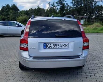 Сірий Вольво V50, об'ємом двигуна 2.44 л та пробігом 317 тис. км за 6600 $, фото 1 на Automoto.ua