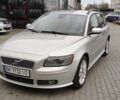 Серый Вольво В50, объемом двигателя 2.4 л и пробегом 296 тыс. км за 7000 $, фото 1 на Automoto.ua