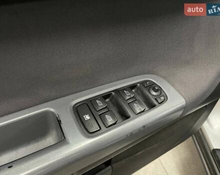 Серый Вольво В50, объемом двигателя 2 л и пробегом 400 тыс. км за 4690 $, фото 15 на Automoto.ua