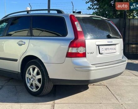 Серый Вольво В50, объемом двигателя 2 л и пробегом 400 тыс. км за 4490 $, фото 7 на Automoto.ua