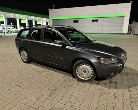 Сірий Вольво V50, об'ємом двигуна 2 л та пробігом 300 тис. км за 2750 $, фото 1 на Automoto.ua