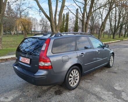 Серый Вольво В50, объемом двигателя 1.6 л и пробегом 300 тыс. км за 3500 $, фото 4 на Automoto.ua