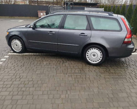 Сірий Вольво V50, об'ємом двигуна 2 л та пробігом 300 тис. км за 2750 $, фото 3 на Automoto.ua