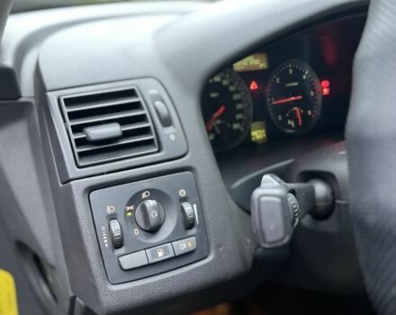 Серый Вольво В50, объемом двигателя 2 л и пробегом 200 тыс. км за 2600 $, фото 11 на Automoto.ua