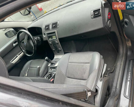 Вольво В50 2006 в Киеве на Automoto.ua Серый Вольво В50, объемом двигателя 1.56 л и пробегом 302 тыс. км за 5300 $, фото 7 на Automoto.ua