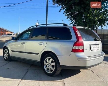 Серый Вольво В50, объемом двигателя 2 л и пробегом 400 тыс. км за 4490 $, фото 6 на Automoto.ua