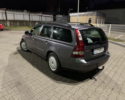 Сірий Вольво V50, об'ємом двигуна 2 л та пробігом 300 тис. км за 2750 $, фото 4 на Automoto.ua