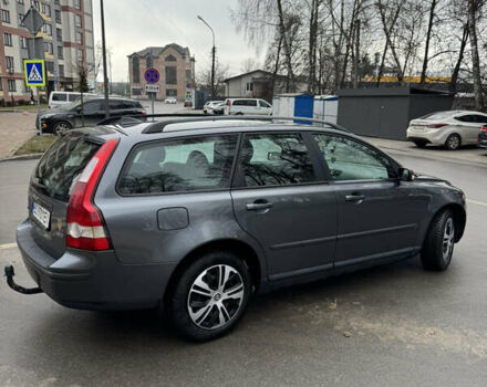 Серый Вольво В50, объемом двигателя 2 л и пробегом 310 тыс. км за 6700 $, фото 8 на Automoto.ua