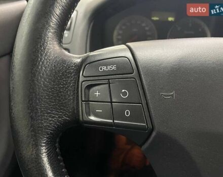 Серый Вольво В50, объемом двигателя 2 л и пробегом 400 тыс. км за 4690 $, фото 20 на Automoto.ua