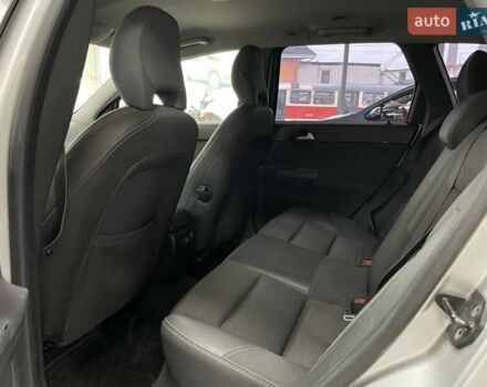 Серый Вольво В50, объемом двигателя 2 л и пробегом 400 тыс. км за 4690 $, фото 31 на Automoto.ua